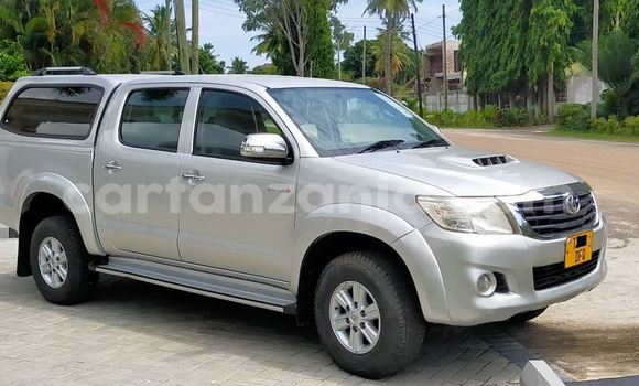 Nunua Ilio tumika Toyota Hiluxe VIGO Fedha Gari ndani ya Dar es Salaam nchini Dar es Salaam