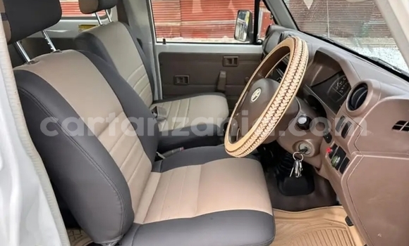Buy Used Toyota Land Cruiser White Car in Dar es Salaam in Dar es Salaam Buy Used Toyota Land Cruiser White Car in Dar es Salaam in Dar es Salaam