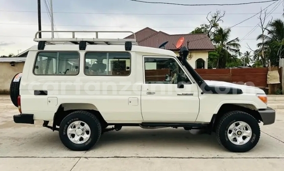 Buy Used Toyota Land Cruiser White Car in Dar es Salaam in Dar es Salaam Buy Used Toyota Land Cruiser White Car in Dar es Salaam in Dar es Salaam