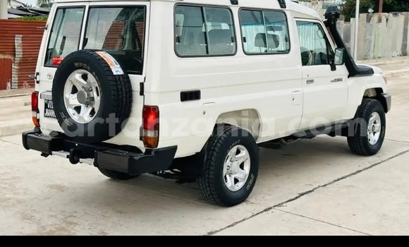 Buy Used Toyota Land Cruiser White Car in Dar es Salaam in Dar es Salaam Buy Used Toyota Land Cruiser White Car in Dar es Salaam in Dar es Salaam