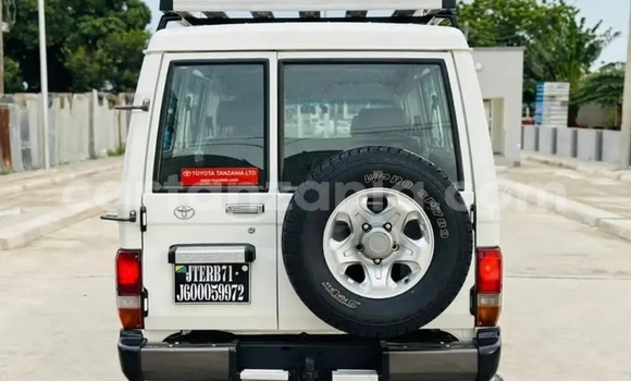 Buy Used Toyota Land Cruiser White Car in Dar es Salaam in Dar es Salaam Buy Used Toyota Land Cruiser White Car in Dar es Salaam in Dar es Salaam