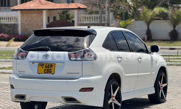 Buy Used Toyota Harrier White Car in Dar es Salaam in Dar es Salaam