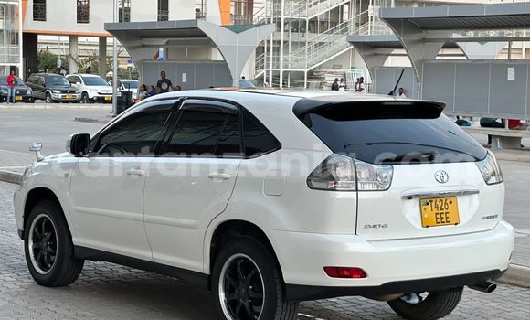 Nunua Ilio tumika Toyota Harrier Nyeupe Gari ndani ya Dar es Salaam nchini Dar es Salaam