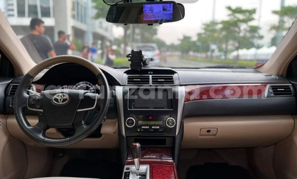 Nunua Ilio tumika Toyota RAV4 Nyekundu Gari ndani ya Iramba nchini Singida Nunua Ilio tumika Toyota RAV4 Nyekundu Gari ndani ya Iramba nchini Singida