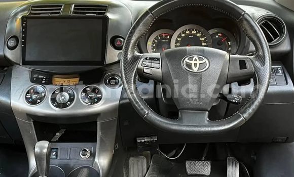 Nunua Ilio tumika Toyota Vanguard Nyeusi Gari ndani ya Dar es Salaam nchini Dar es Salaam