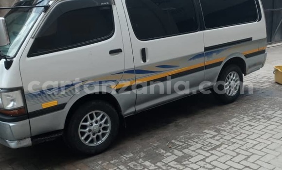 Buy Used Toyota Hiace White Car in Dar es Salaam in Dar es Salaam Buy Used Toyota Hiace White Car in Dar es Salaam in Dar es Salaam