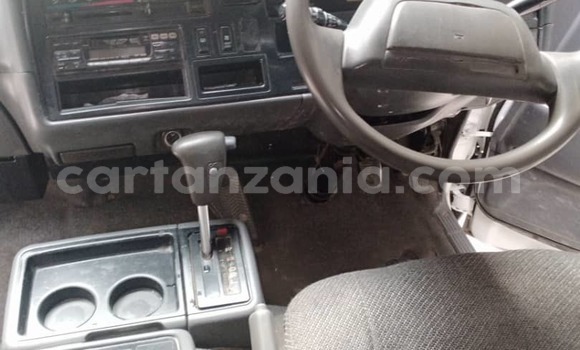 Buy Used Toyota Hiace White Car in Dar es Salaam in Dar es Salaam Buy Used Toyota Hiace White Car in Dar es Salaam in Dar es Salaam