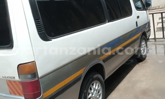 Buy Used Toyota Hiace White Car in Dar es Salaam in Dar es Salaam Buy Used Toyota Hiace White Car in Dar es Salaam in Dar es Salaam