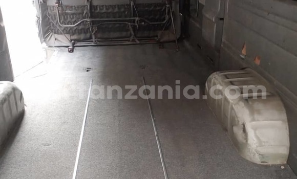 Buy Used Toyota Hiace White Car in Dar es Salaam in Dar es Salaam Buy Used Toyota Hiace White Car in Dar es Salaam in Dar es Salaam