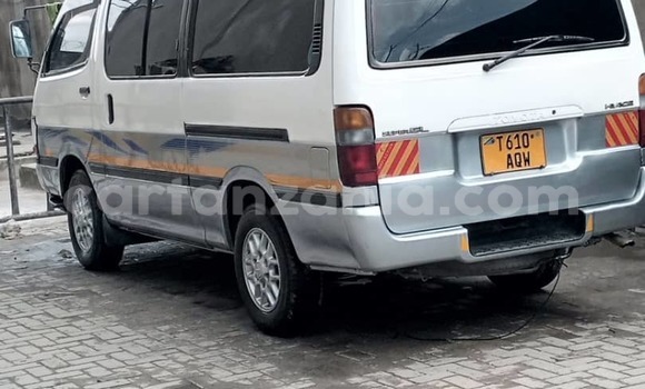 Buy Used Toyota Hiace White Car in Dar es Salaam in Dar es Salaam Buy Used Toyota Hiace White Car in Dar es Salaam in Dar es Salaam