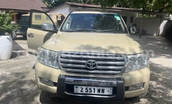 Buy Used Toyota Land Cruiser Beige Car in Dar es Salaam in Dar es Salaam