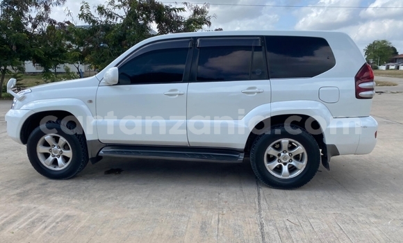 Buy Used Toyota Land Cruiser Prado White Car in Dar es Salaam in Dar es Salaam Buy Used Toyota Land Cruiser Prado White Car in Dar es Salaam in Dar es Salaam