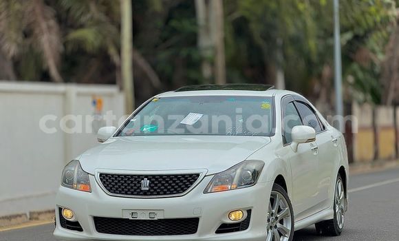 Nunua Imported Toyota Crown Nyeupe Gari ndani ya Dar es Salaam nchini Dar es Salaam Nunua Imported Toyota Crown Nyeupe Gari ndani ya Dar es Salaam nchini Dar es Salaam