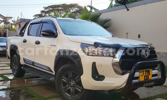 Buy Import Toyota Hilux White Car in Dar es Salaam in Dar es Salaam