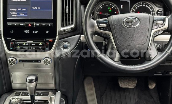 Buy Import Toyota Land Cruiser White Car in Dar es Salaam in Dar es Salaam Buy Import Toyota Land Cruiser White Car in Dar es Salaam in Dar es Salaam
