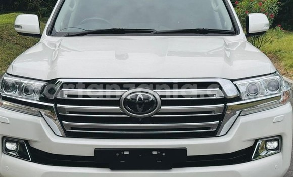 Buy Import Toyota Land Cruiser White Car in Dar es Salaam in Dar es Salaam Buy Import Toyota Land Cruiser White Car in Dar es Salaam in Dar es Salaam
