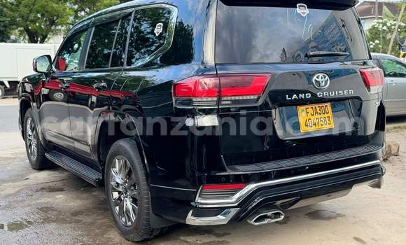 Buy Import Toyota Land Cruiser Black Car in Dar es Salaam in Dar es Salaam Buy Import Toyota Land Cruiser Black Car in Dar es Salaam in Dar es Salaam
