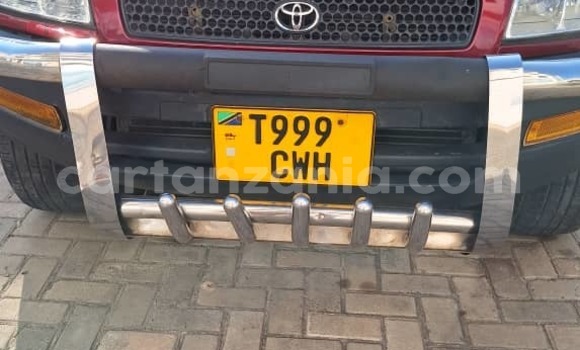 Nunua Ilio tumika Toyota RAV4 Nyekundu Gari ndani ya Dar es Salaam nchini Dar es Salaam