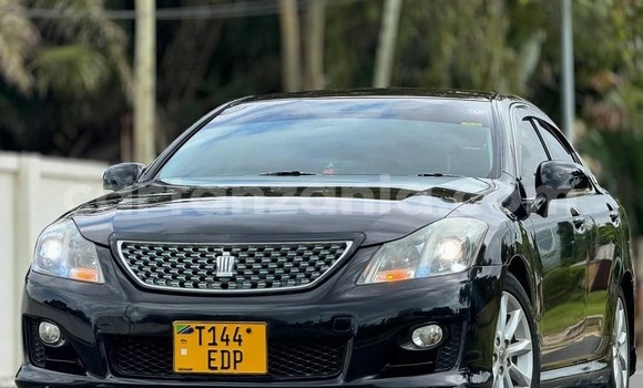 Buy Used Toyota Crown Black Car in Dar es Salaam in Dar es Salaam