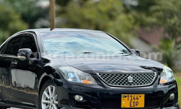 Buy Used Toyota Crown Black Car in Dar es Salaam in Dar es Salaam Buy Used Toyota Crown Black Car in Dar es Salaam in Dar es Salaam