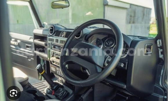Buy Used Land Rover Defender White Car in Dar es Salaam in Dar es Salaam