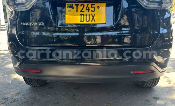 Nunua Ilio tumika Toyota Harrier Nyeusi Gari ndani ya Dar es Salaam nchini Dar es Salaam