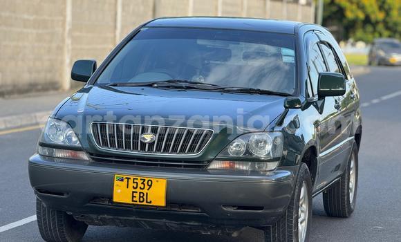 Buy Used Toyota Harrier Green Car in Dar es Salaam in Dar es Salaam