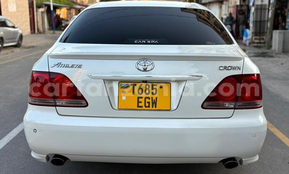 Buy Used Toyota Crown White Car in Dar es Salaam in Dar es Salaam Buy Used Toyota Crown White Car in Dar es Salaam in Dar es Salaam
