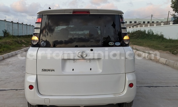 Buy Import Toyota Sienta White Car in Dar es Salaam in Dar es Salaam Buy Import Toyota Sienta White Car in Dar es Salaam in Dar es Salaam