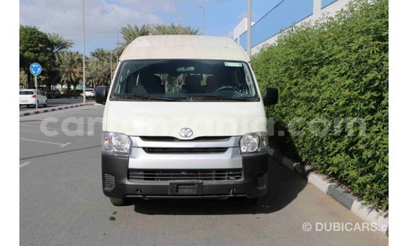 Nunua Imported Toyota Hiace Nyeupe Gari ndani ya Import - Dubai nchini Arusha Nunua Imported Toyota Hiace Nyeupe Gari ndani ya Import - Dubai nchini Arusha
