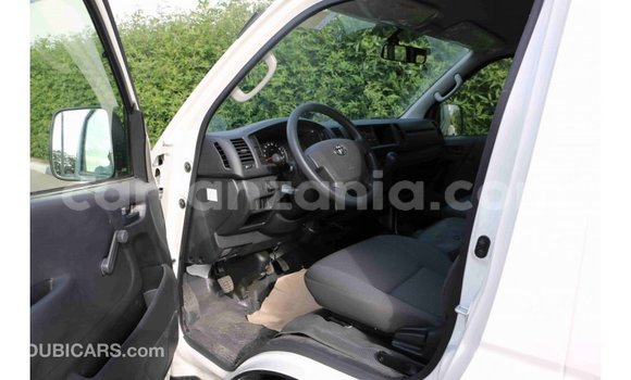 Nunua Imported Toyota Hiace Nyeupe Gari ndani ya Import - Dubai nchini Arusha Nunua Imported Toyota Hiace Nyeupe Gari ndani ya Import - Dubai nchini Arusha