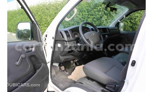 Nunua Imported Toyota Hiace Nyeupe Gari ndani ya Import - Dubai nchini Arusha Nunua Imported Toyota Hiace Nyeupe Gari ndani ya Import - Dubai nchini Arusha