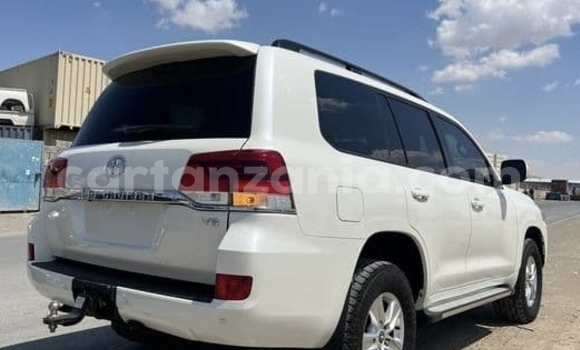 Buy Used Toyota Land Cruiser White Car in Mkuranga in Pwani Buy Used Toyota Land Cruiser White Car in Mkuranga in Pwani