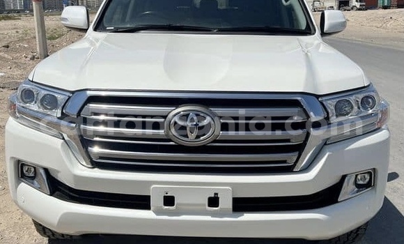 Buy Used Toyota Land Cruiser White Car in Dar es Salaam in Dar es Salaam
