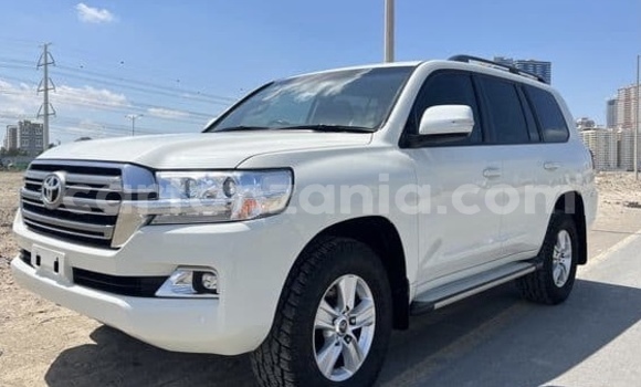 Buy Used Toyota Land Cruiser White Car in Dar es Salaam in Dar es Salaam Buy Used Toyota Land Cruiser White Car in Dar es Salaam in Dar es Salaam