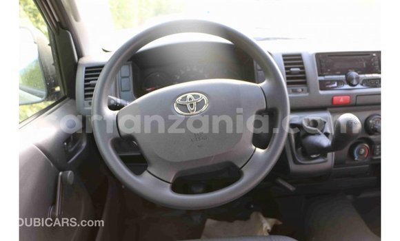 Nunua Imported Toyota Hiace Nyeupe Gari ndani ya Import - Dubai nchini Arusha Nunua Imported Toyota Hiace Nyeupe Gari ndani ya Import - Dubai nchini Arusha