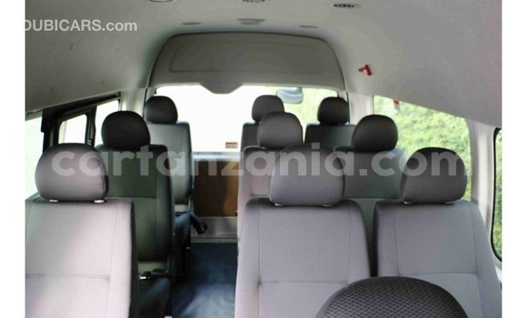 Nunua Imported Toyota Hiace Nyeupe Gari ndani ya Import - Dubai nchini Arusha Nunua Imported Toyota Hiace Nyeupe Gari ndani ya Import - Dubai nchini Arusha