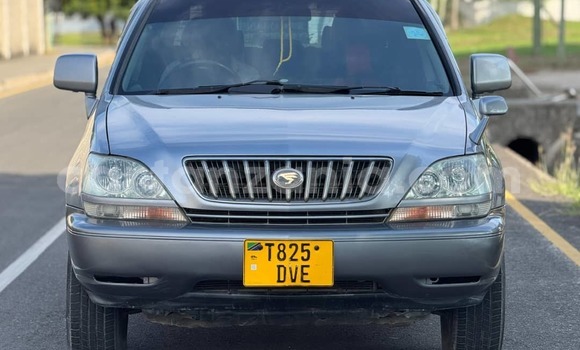Buy Used Toyota Harrier Silver Car in Dar es Salaam in Dar es Salaam