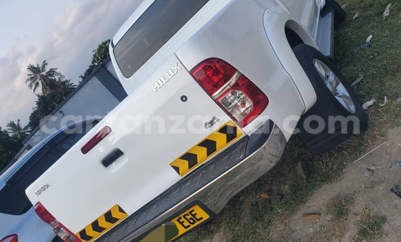 Buy Used Toyota Hilux White Car in Dar es Salaam in Dar es Salaam Buy Used Toyota Hilux White Car in Dar es Salaam in Dar es Salaam