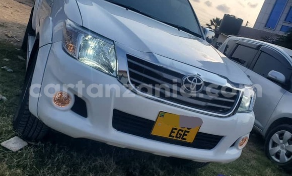 Buy Used Toyota Hilux White Car in Dar es Salaam in Dar es Salaam Buy Used Toyota Hilux White Car in Dar es Salaam in Dar es Salaam
