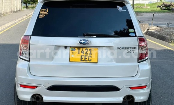 Nunua Ilio tumika Subaru XT Nyeupe Gari ndani ya Dar es Salaam nchini Dar es Salaam
