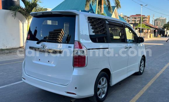 Nunua Mpya Toyota Noah Nyeupe Gari ndani ya Dar es Salaam nchini Dar es Salaam Nunua Mpya Toyota Noah Nyeupe Gari ndani ya Dar es Salaam nchini Dar es Salaam
