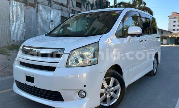 Nunua Mpya Toyota Noah Nyeupe Gari ndani ya Dar es Salaam nchini Dar es Salaam Nunua Mpya Toyota Noah Nyeupe Gari ndani ya Dar es Salaam nchini Dar es Salaam