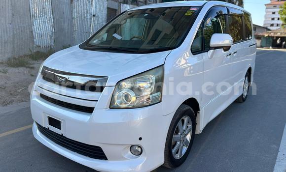 Nunua Mpya Toyota Noah Nyeupe Gari ndani ya Dar es Salaam nchini Dar es Salaam Nunua Mpya Toyota Noah Nyeupe Gari ndani ya Dar es Salaam nchini Dar es Salaam