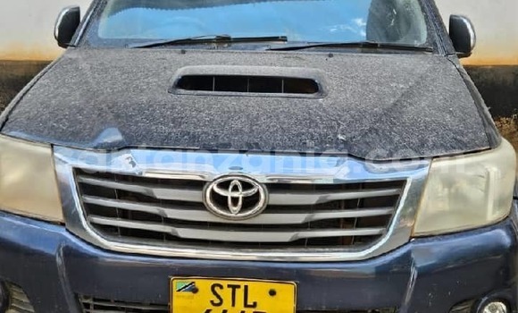 Buy Used Toyota Hiluxe VIGO Black Car in Dar es Salaam in Dar es Salaam
