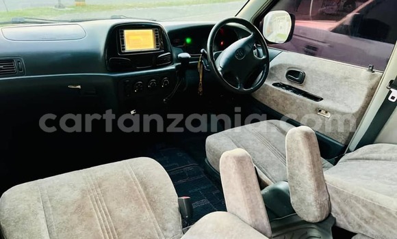 Nunua Ilio tumika Toyota Noah Nyeupe Gari ndani ya Buhigwe nchini Kigoma Nunua Ilio tumika Toyota Noah Nyeupe Gari ndani ya Buhigwe nchini Kigoma