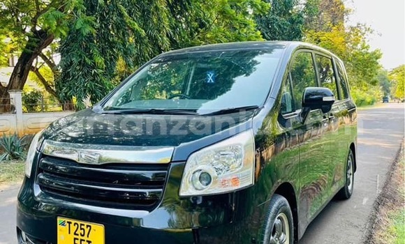 Buy Used Toyota Noah Black Car in Bagamoyo in Pwani