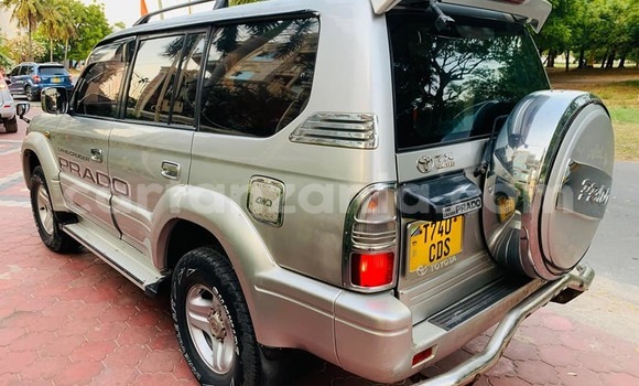 Nunua Ilio tumika Toyota Land Cruiser Nyingine Gari ndani ya Bariadi nchini Simiyu Nunua Ilio tumika Toyota Land Cruiser Nyingine Gari ndani ya Bariadi nchini Simiyu