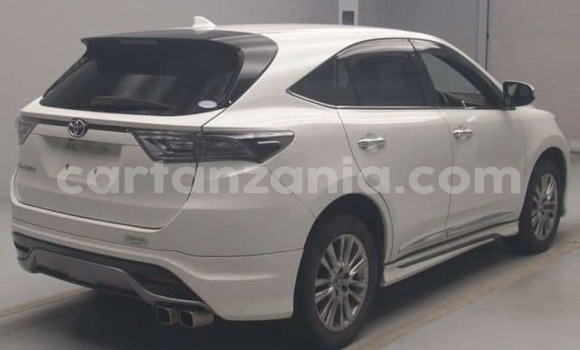 Buy Used Toyota Harrier White Car in Bariadi in Simiyu Buy Used Toyota Harrier White Car in Bariadi in Simiyu