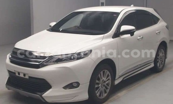 Buy Used Toyota Harrier White Car in Bariadi in Simiyu Buy Used Toyota Harrier White Car in Bariadi in Simiyu